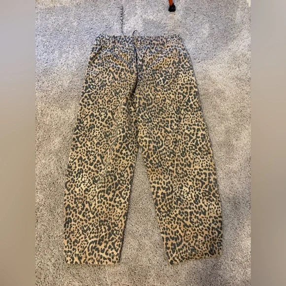 Gap Leopard Print Barrel Jeans - Picture 2 of 5